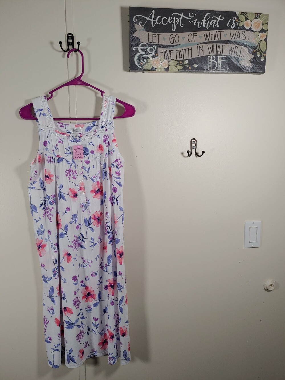 NWOT Aria Small Blue White Floral Sleeveless Feminine Nightgown